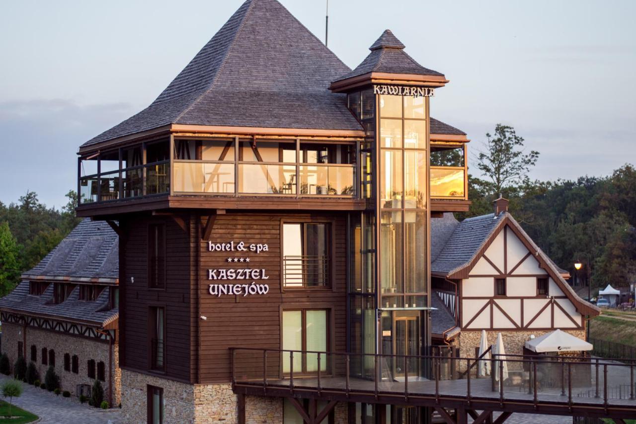 Hotel & Spa **** Kasztel Uniejów Extérieur photo