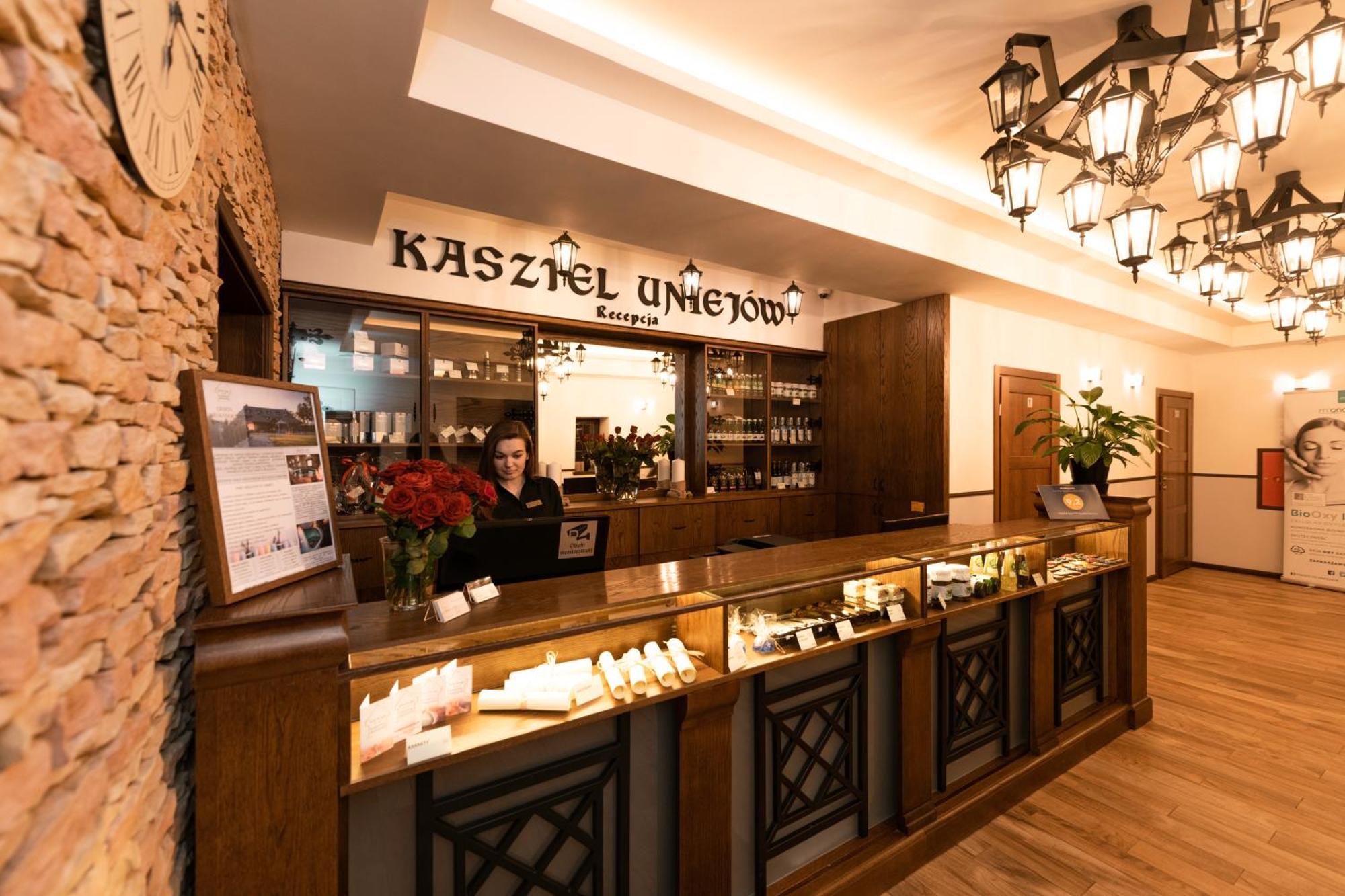 Hotel & Spa **** Kasztel Uniejów Extérieur photo
