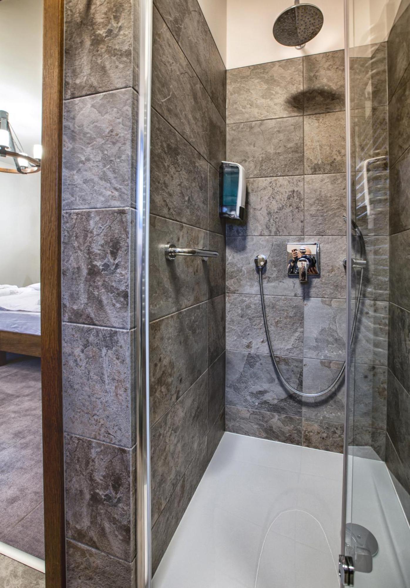 Hotel & Spa **** Kasztel Uniejów Extérieur photo