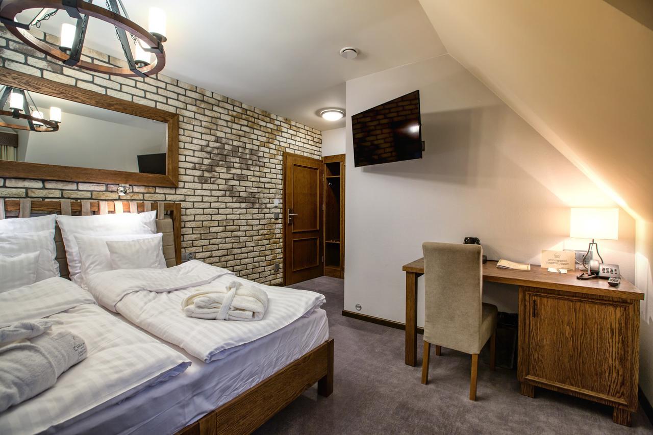 Hotel & Spa **** Kasztel Uniejów Extérieur photo