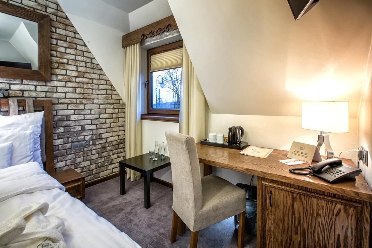 Hotel & Spa **** Kasztel Uniejów Extérieur photo