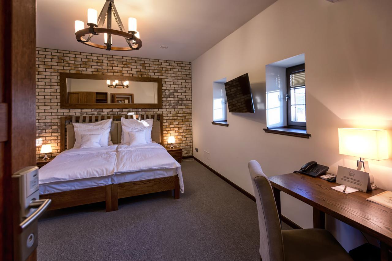 Hotel & Spa **** Kasztel Uniejów Extérieur photo