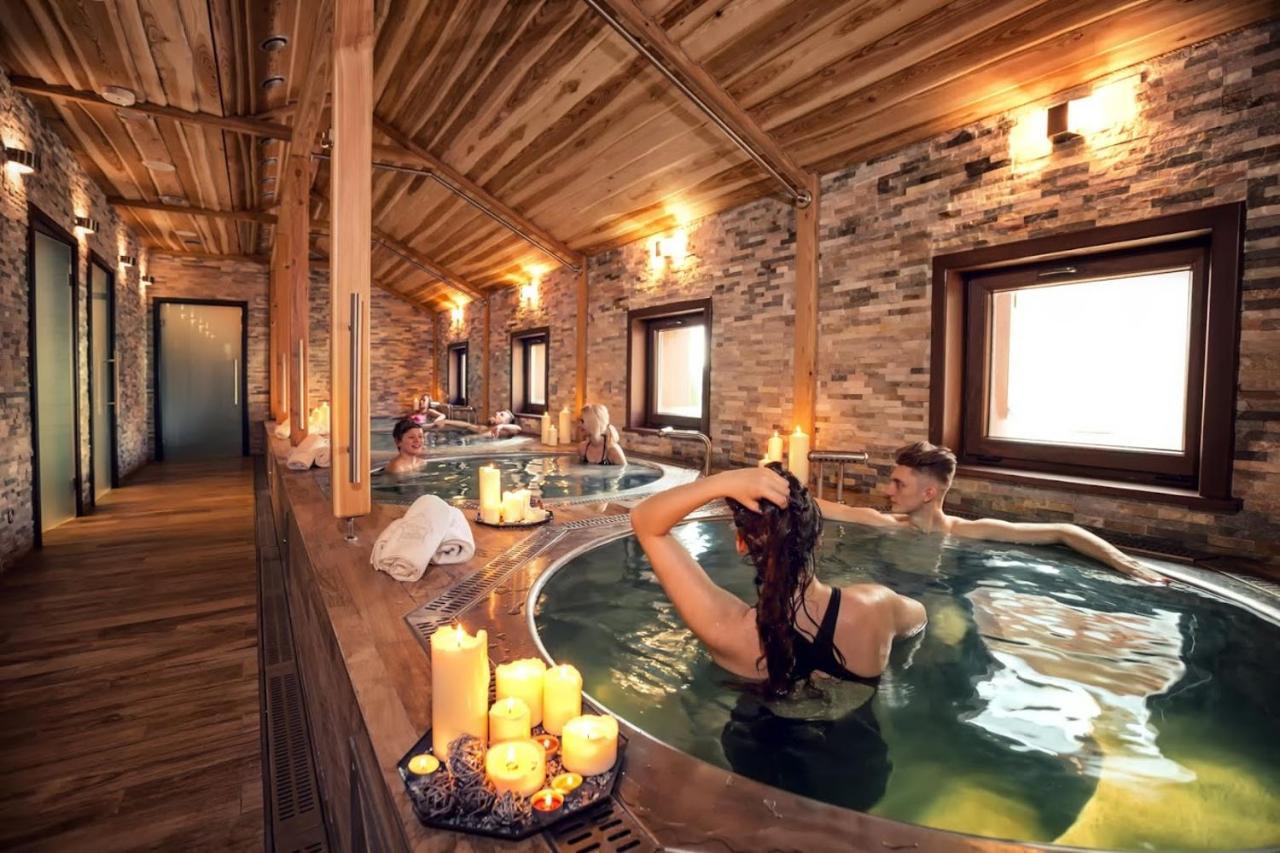 Hotel & Spa **** Kasztel Uniejów Extérieur photo